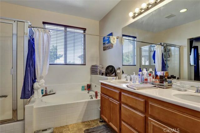 27727 Hollyoak Way, Menifee, CA 92585