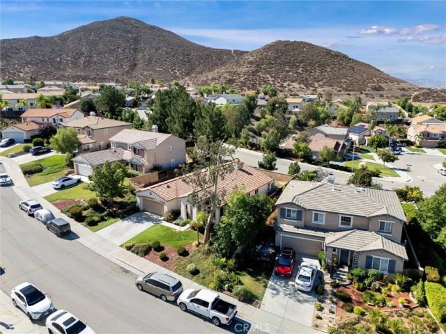 27727 Hollyoak Way, Menifee, CA 92585