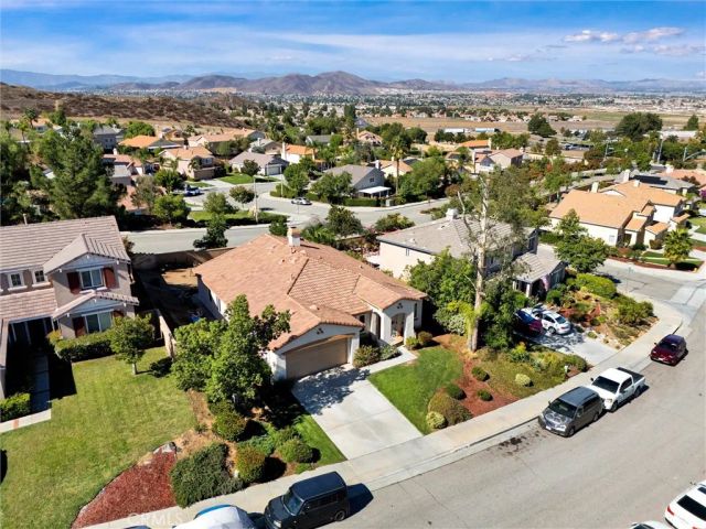 27727 Hollyoak Way, Menifee, CA 92585