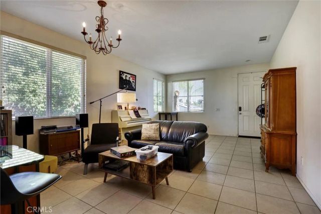 27727 Hollyoak Way, Menifee, CA 92585