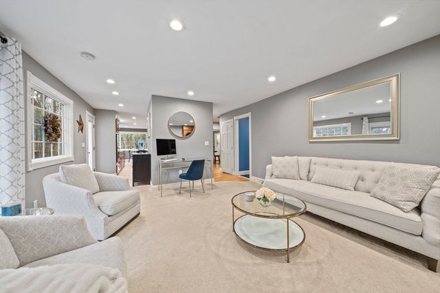 30 Mallard Dr, Sharon, MA 02067