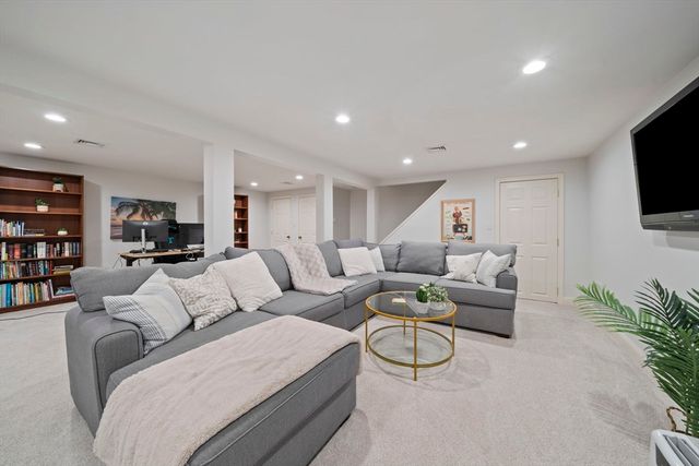 30 Mallard Dr, Sharon, MA 02067