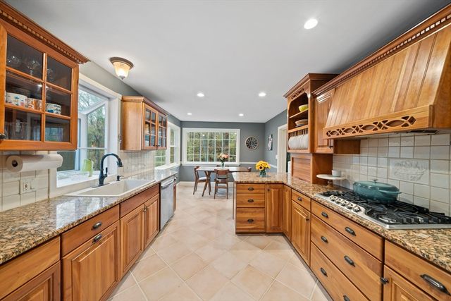 30 Mallard Dr, Sharon, MA 02067