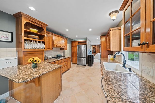 30 Mallard Dr, Sharon, MA 02067