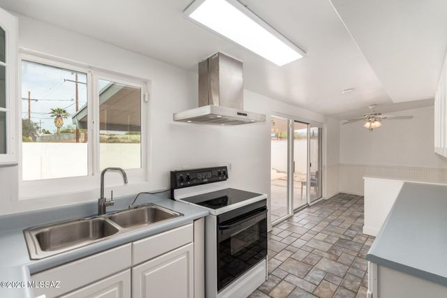 8331 E Balfour Drive, Tucson, AZ 85710