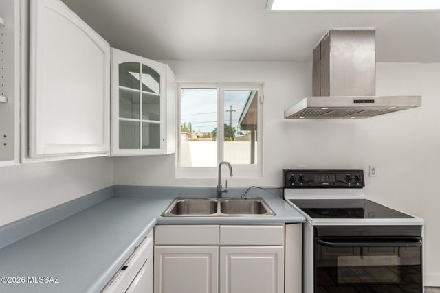 8331 E Balfour Drive, Tucson, AZ 85710