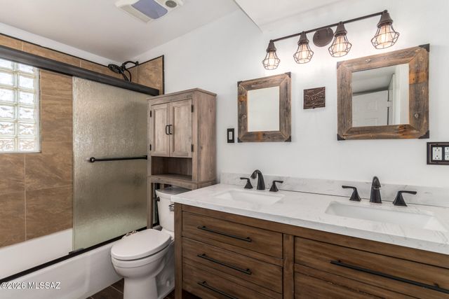 8331 E Balfour Drive, Tucson, AZ 85710