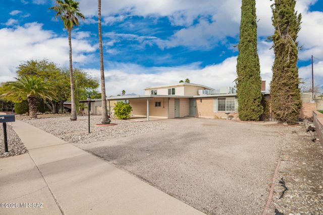 8331 E Balfour Drive, Tucson, AZ 85710