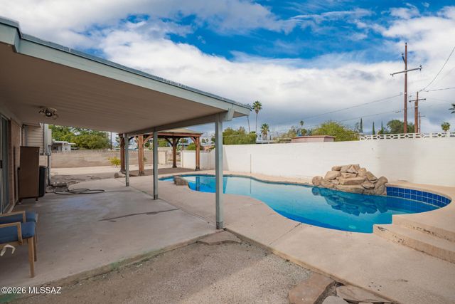 8331 E Balfour Drive, Tucson, AZ 85710