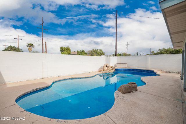 8331 E Balfour Drive, Tucson, AZ 85710
