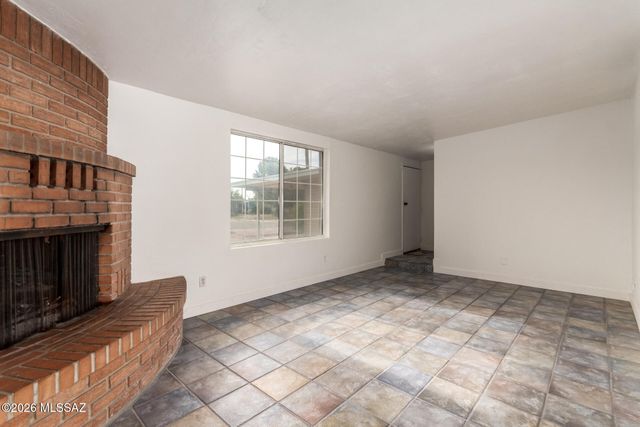8331 E Balfour Drive, Tucson, AZ 85710