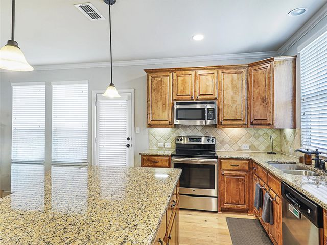 2500 Rockbrook Drive 81, Lewisville, TX 75067