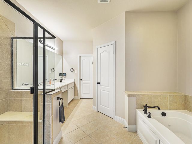 2500 Rockbrook Drive 81, Lewisville, TX 75067