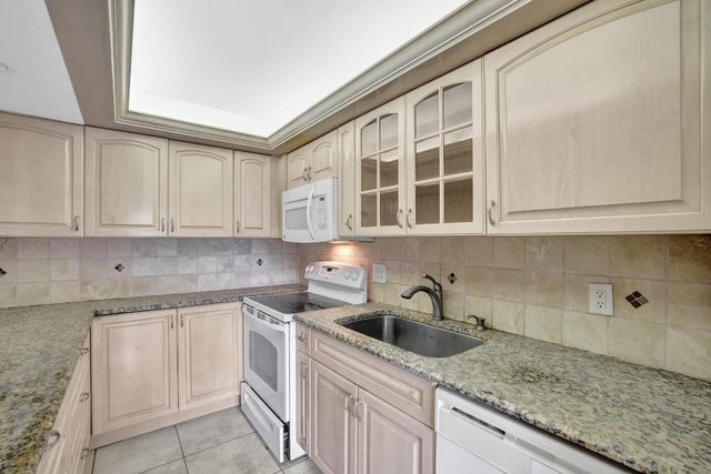 917 NE 16th Avenue 7, Fort Lauderdale, FL 33304