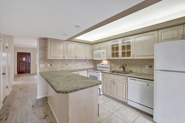 917 NE 16th Avenue 7, Fort Lauderdale, FL 33304