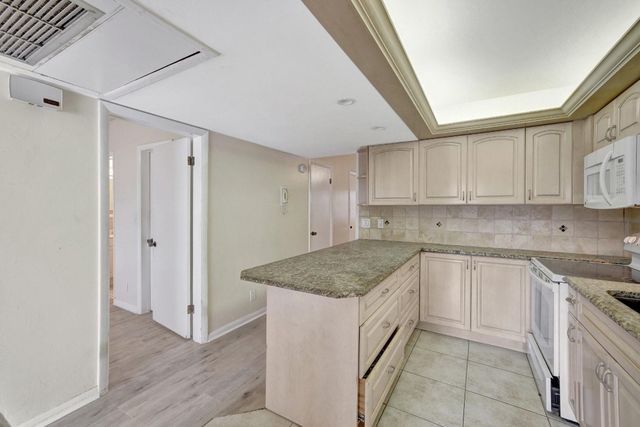 917 NE 16th Avenue 7, Fort Lauderdale, FL 33304