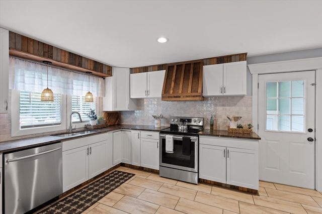 1504 Hotwater Road, Soddy Daisy, TN 37379