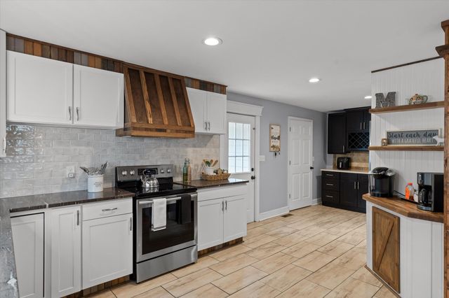 1504 Hotwater Road, Soddy Daisy, TN 37379