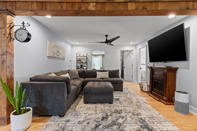 1504 Hotwater Road, Soddy Daisy, TN 37379