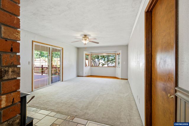 45890 River Loop Rd, Lyons, OR 97358