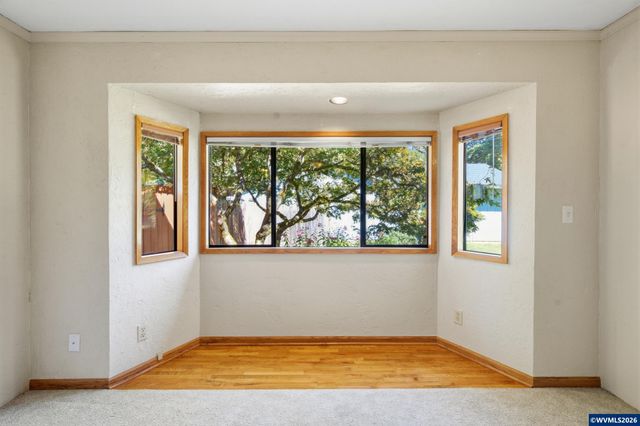 45890 River Loop Rd, Lyons, OR 97358