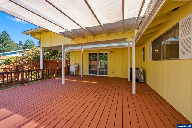 45890 River Loop Rd, Lyons, OR 97358