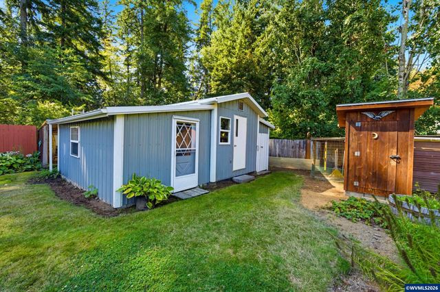 45890 River Loop Rd, Lyons, OR 97358