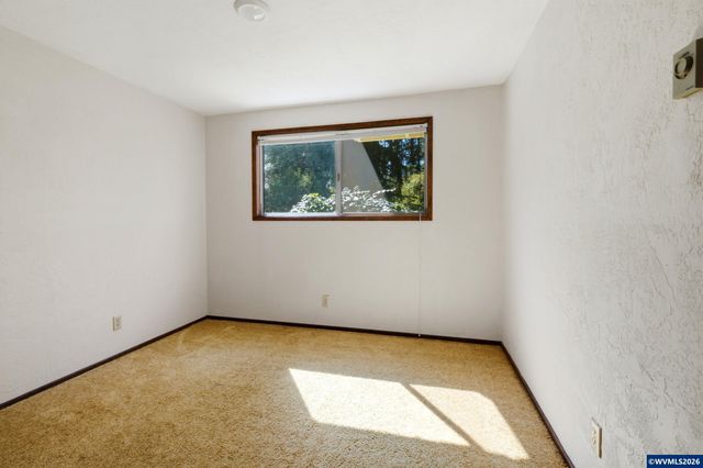 45890 River Loop Rd, Lyons, OR 97358