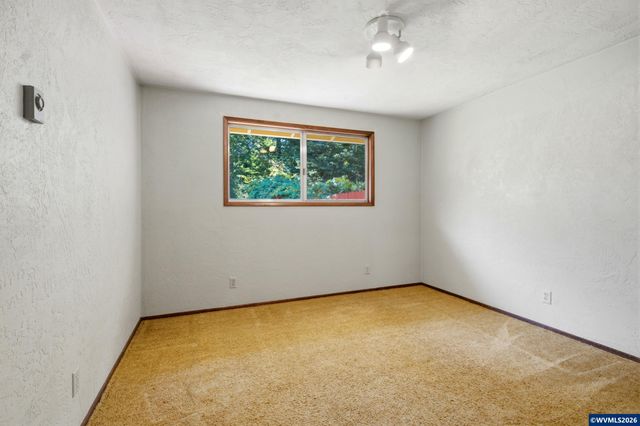 45890 River Loop Rd, Lyons, OR 97358