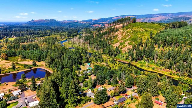 45890 River Loop Rd, Lyons, OR 97358