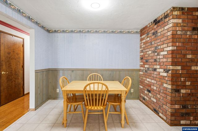 45890 River Loop Rd, Lyons, OR 97358