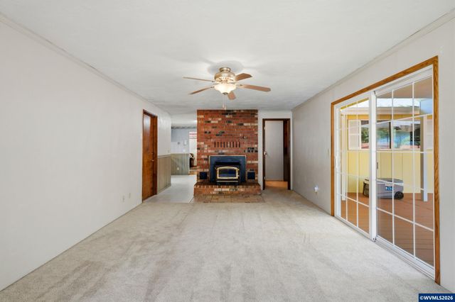 45890 River Loop Rd, Lyons, OR 97358