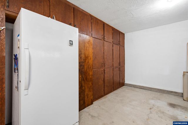 45890 River Loop Rd, Lyons, OR 97358