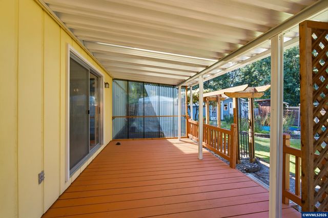 45890 River Loop Rd, Lyons, OR 97358