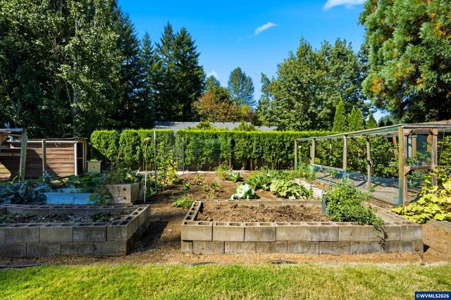 45890 River Loop Rd, Lyons, OR 97358