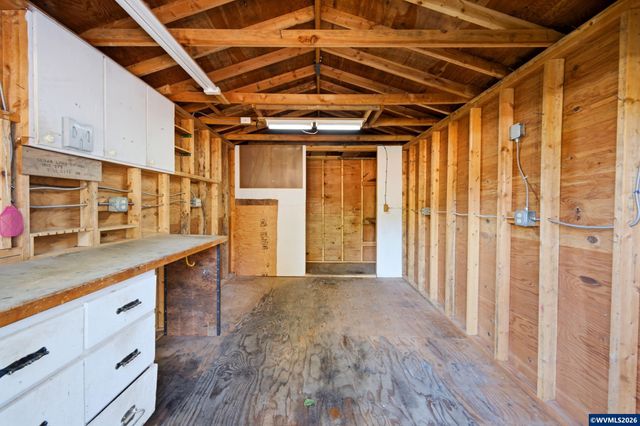45890 River Loop Rd, Lyons, OR 97358