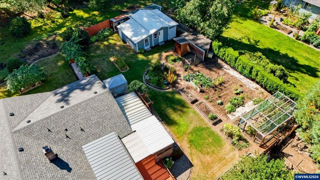 45890 River Loop Rd, Lyons, OR 97358