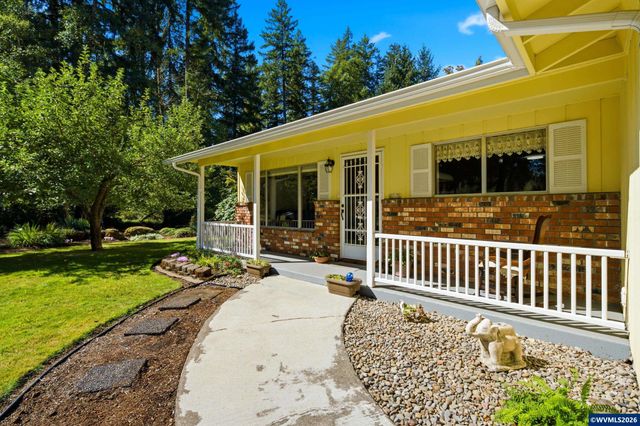 45890 River Loop Rd, Lyons, OR 97358