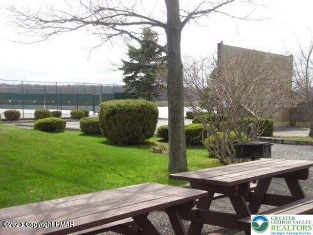 33 Cheyenne Trail, Lehigh Twp, PA 18424