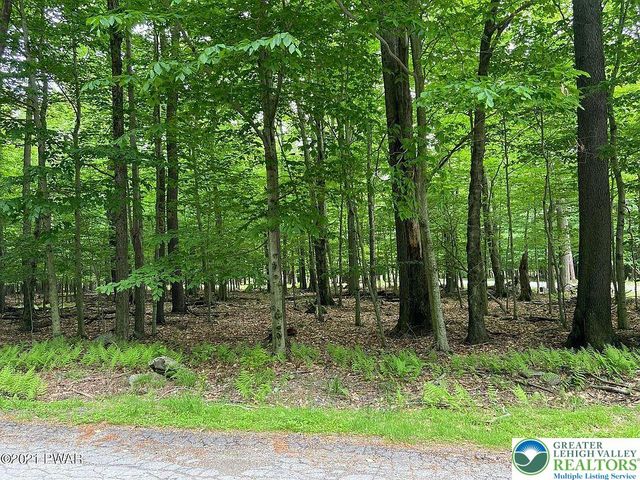 33 Cheyenne Trail, Lehigh Twp, PA 18424