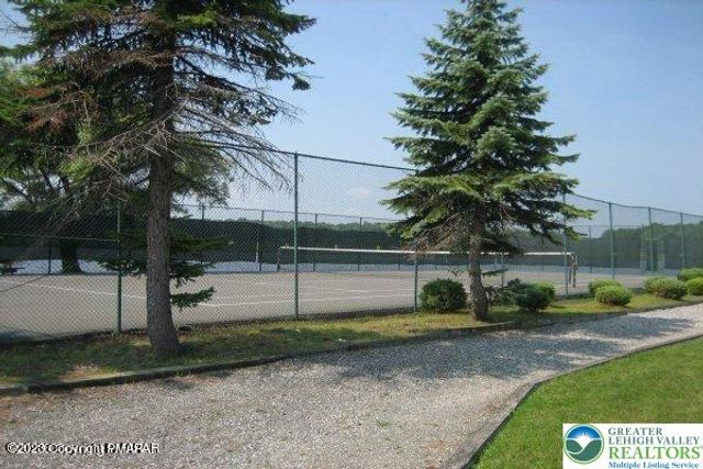 33 Cheyenne Trail, Lehigh Twp, PA 18424