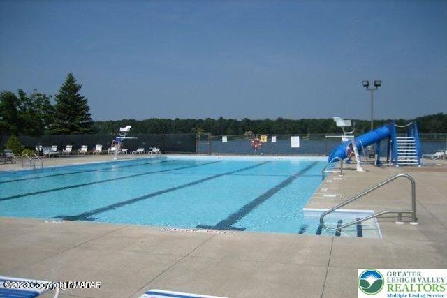 33 Cheyenne Trail, Lehigh Twp, PA 18424