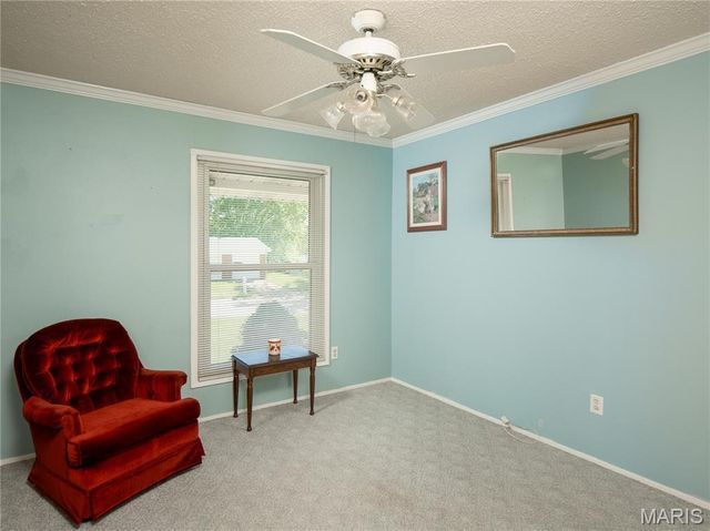 5032 Kempf Drive, St Louis, MO 63128