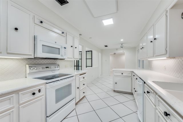 3805 Brookhaven Circle, Fort Worth, TX 76109