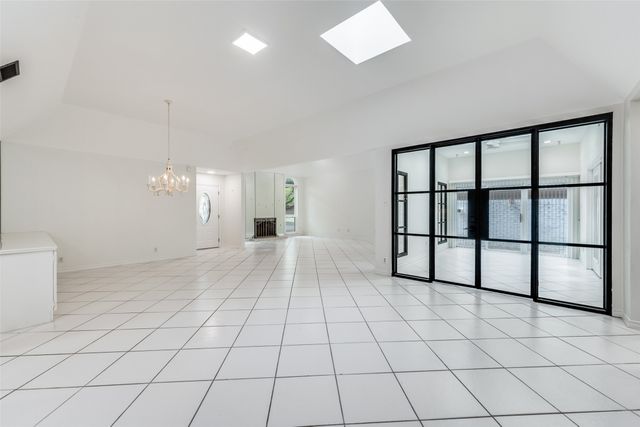 3805 Brookhaven Circle, Fort Worth, TX 76109