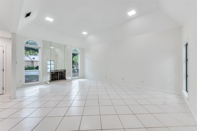 3805 Brookhaven Circle, Fort Worth, TX 76109