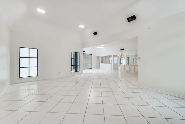 3805 Brookhaven Circle, Fort Worth, TX 76109