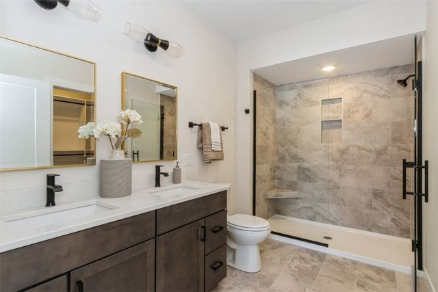 1953 SE 1st Avenue 301, Cedar Rapids, IA 52403