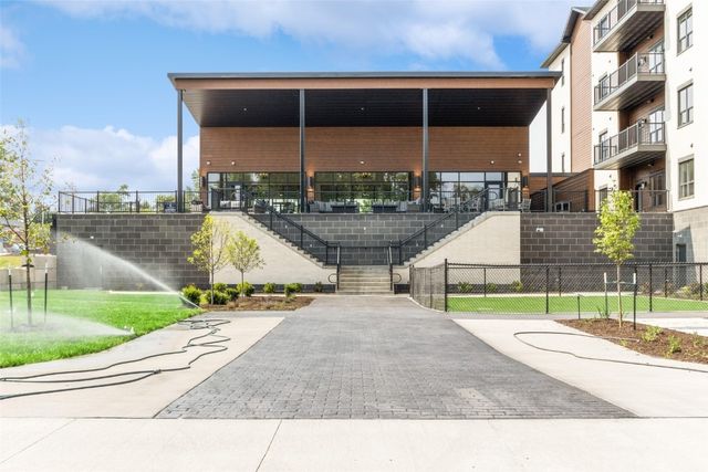 1953 SE 1st Avenue 301, Cedar Rapids, IA 52403