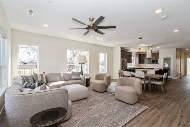 1953 SE 1st Avenue 301, Cedar Rapids, IA 52403